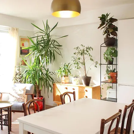 Апартаменты Bright With Views Of The Eiffel Tower