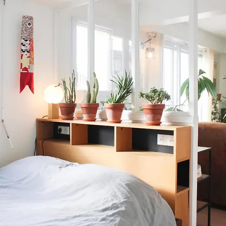 Апартаменты Bright With Views Of The Eiffel Tower *